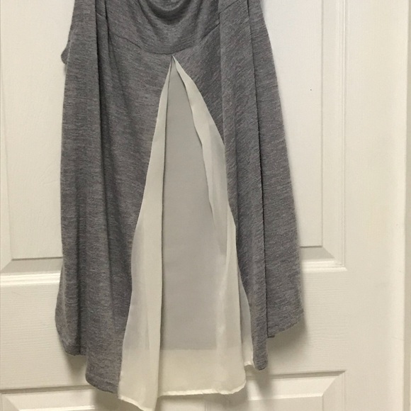 Lane Bryant Gray Top with Embellishments 18/20 - Picture 3 of 3